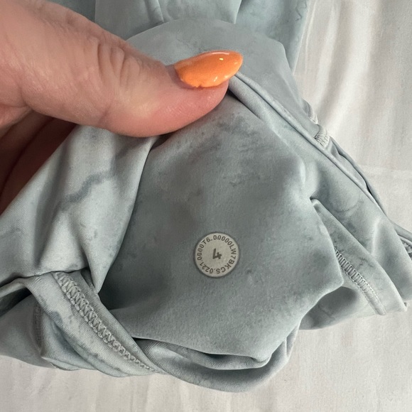 NWOT lululemon 8” biker shorts - Picture 3 of 3